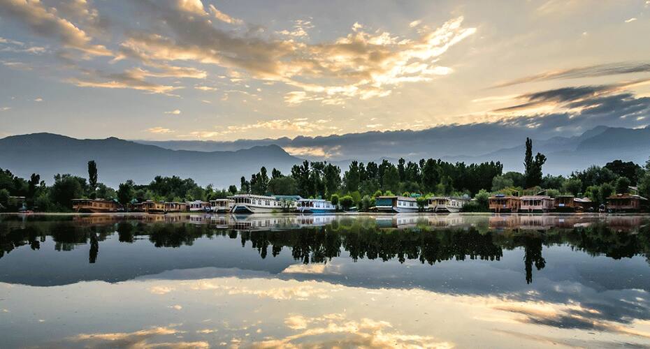 Houseboat Naaz Kashmir, Srinagar 4